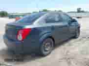 2016 Chevrolet Sonic LS z VIN 1G1JA5SH1G4132679, wystawiony jako IAAI lot #42321088 z przebiegiem 140 837 mil mil oraz . Historia ofert i sprzedaży dostępna na DreamBid. Obrazek 4.