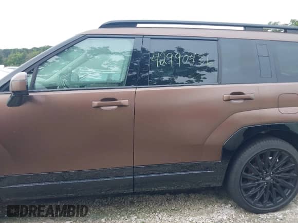 2024 Hyundai Santa Fe Calligraphy z VIN 5NMP5DGL2RH035384, wystawiony jako IAAI lot #42990436 z przebiegiem Nie podano mil oraz . Historia ofert i sprzedaży dostępna na DreamBid. Obrazek 14.