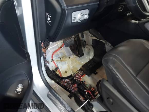 2020 Mercedes-Benz GLS 450 with VIN 4JGFF5KE2LA192398, listed as a IAAI auction lot 42802300 with 40,458 mi miles and . Bid and sale history available at DreamBid. Image 18.