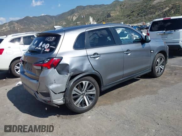 2021 Mitsubishi Outlander ES z VIN JA4APUAU3MU002584, wystawiony jako IAAI lot #42153601 z przebiegiem 56 000 mil mil oraz . Historia ofert i sprzedaży dostępna na DreamBid. Obrazek 4.