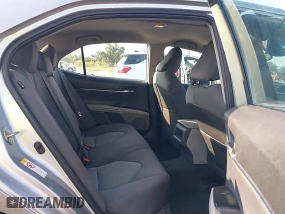 2019 Toyota Camry SE z VIN 4T1B11HK0KU246278, wystawiony jako IAAI lot #43174339 z przebiegiem 106 145 mil mil oraz . Historia ofert i sprzedaży dostępna na DreamBid. Obrazek 8.