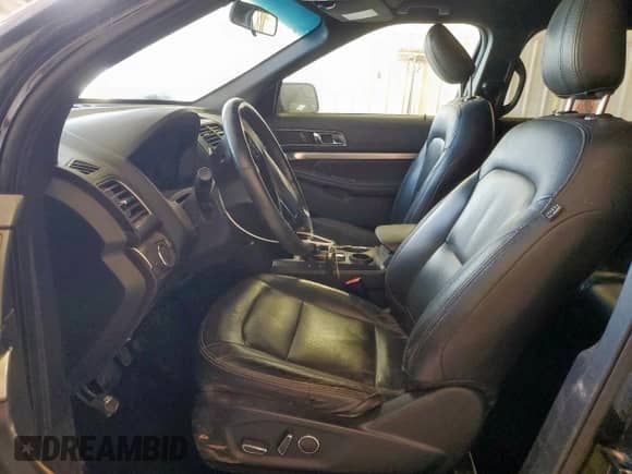 2018 Ford Explorer XLT z VIN 1FM5K7DH0JGC85005, wystawiony jako Copart lot #84968195 z przebiegiem 126 400 mil mil oraz Szkoda całkowita • Salvage title. Historia ofert i sprzedaży dostępna na DreamBid. Obrazek 7.