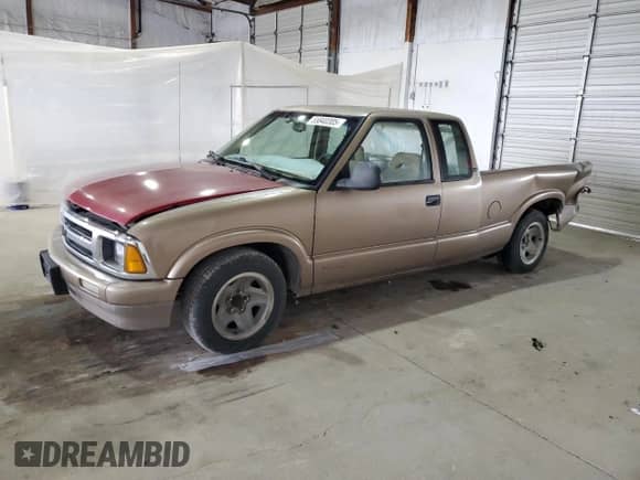 1997 Chevrolet S-10 LS с VIN 1GCCS19X7VK131709, выставлен на аукционе Copart как лот 55840305 с пробегом 2 314 277 миль миль и Списание • Salvage title. История ставок и продаж доступна на DreamBid. Изображение 1.