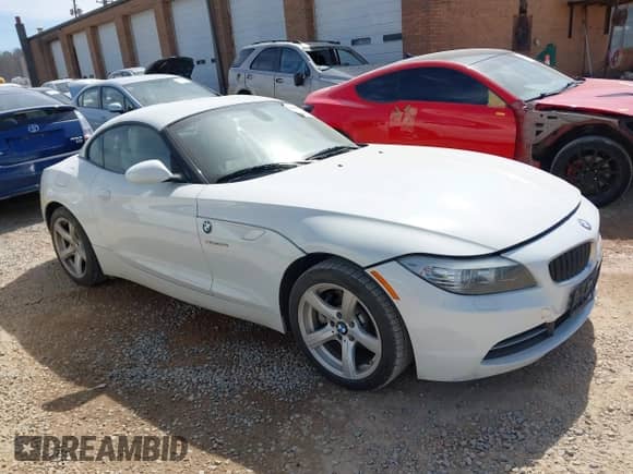 2011 BMW Z4 sDrive30i с VIN WBALM5C55BE380154, выставлен на аукционе IAAI как лот 41815724 с пробегом 118 062 миль миль и . История ставок и продаж доступна на DreamBid. Изображение 14.