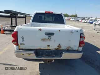 2008 Dodge 1500 SLT z VIN 1D7HU18NX8S632295, wystawiony jako IAAI lot #43440312 z przebiegiem 254 066 mil mil oraz . Historia ofert i sprzedaży dostępna na DreamBid. Obrazek 6.