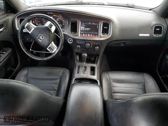 2011 Dodge Charger RT Max with VIN 2B3CM5CT9BH572611, listed as a Copart auction lot 73457004 with 100,411 mi miles and Non repairable. Bid and sale history available at DreamBid. Image 8.