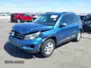 2017 Volkswagen Tiguan S с VIN WVGAV7AXXHW511164, выставлен на аукционе IAAI как лот 42331733 с пробегом 123 387 миль миль и . История ставок и продаж доступна на DreamBid. Изображение 2.