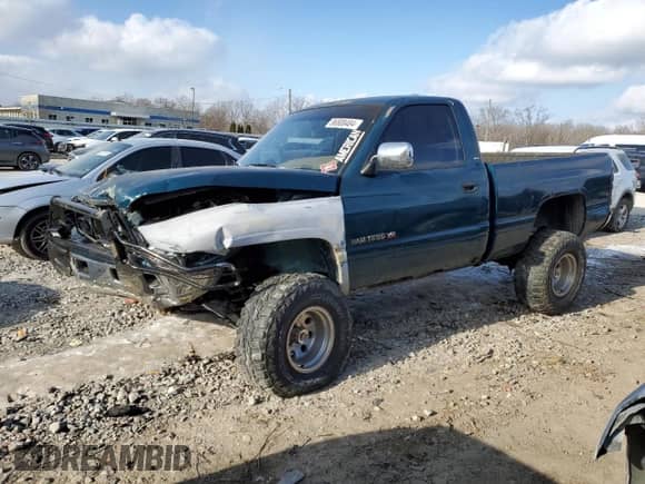 1995 Dodge 1500 with VIN 1B7HF16Y1SS365654, listed as a Copart auction lot 86808484 with 224,141 mi miles and Non repairable. Bid and sale history available at DreamBid. Image 1.