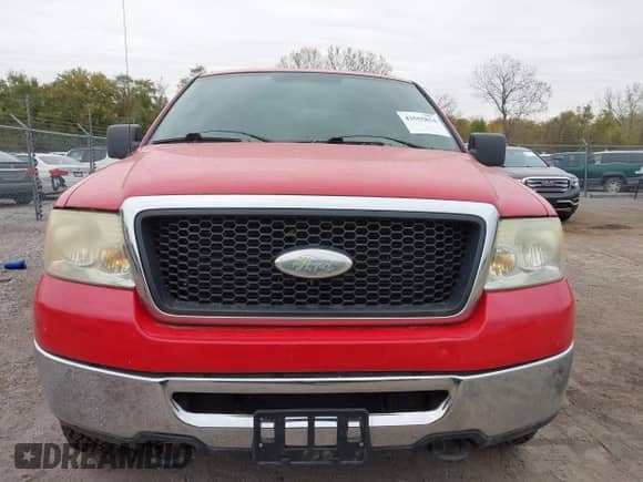 2008 Ford F-150 XLT z VIN 1FTPW14V38FB31702, wystawiony jako IAAI lot #43555854 z przebiegiem 144 099 mil mil oraz . Historia ofert i sprzedaży dostępna na DreamBid. Obrazek 12.