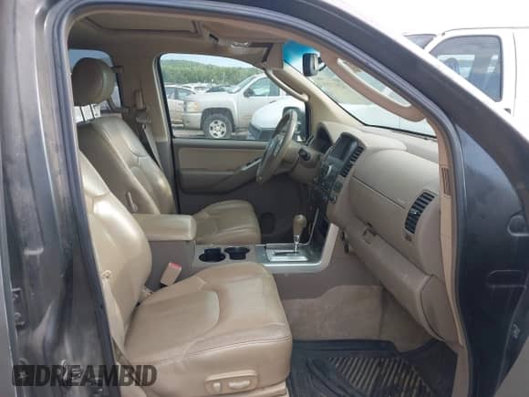 2008 Nissan Pathfinder SE с VIN 5N1AR18U08C665896, выставлен на аукционе IAAI как лот 42912285 с пробегом 245 175 миль миль и . История ставок и продаж доступна на DreamBid. Изображение 5.