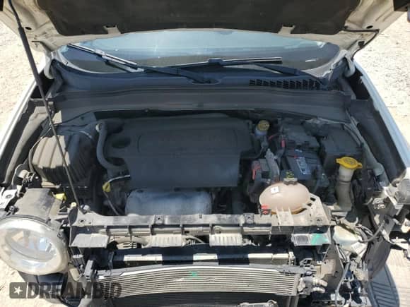 2017 Jeep Renegade Latitude with VIN ZACCJBBB6HPE71953, listed as a Copart auction lot 62643895 with 176,263 mi miles and Salvage title. Bid and sale history available at DreamBid. Image 12.