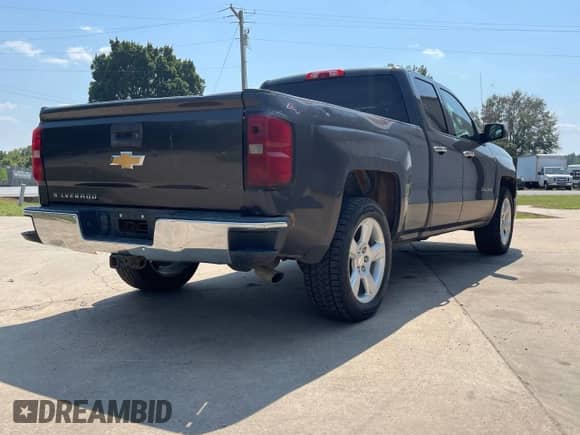 2015 Chevrolet Silverado 1500 LS z VIN 1GCVKPEC9FZ308428, wystawiony jako Copart lot #80909945 z przebiegiem 171 898 mil mil oraz Czysty tytuł • Clean title. Historia ofert i sprzedaży dostępna na DreamBid. Obrazek 4.
