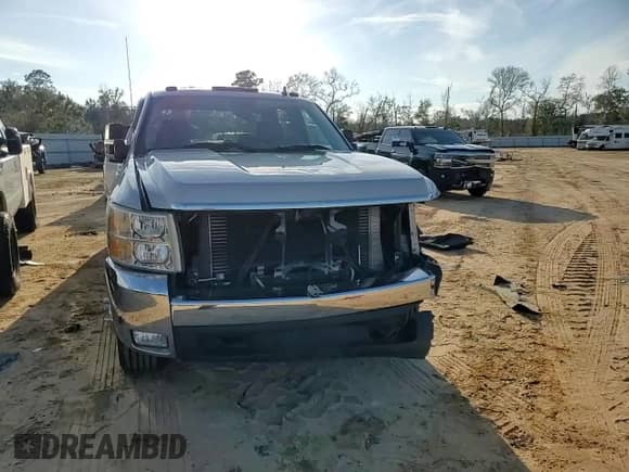 2008 Chevrolet Silverado 3500HD DRW LTZ с VIN 1GCJK33698F169636, выставлен на аукционе Copart как лот 43018745 с пробегом 256 640 миль миль и Списание • Salvage title. История ставок и продаж доступна на DreamBid. Изображение 13.