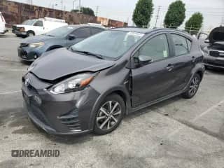 2018 Toyota Prius One z VIN JTDKDTB39J1604034, wystawiony jako Copart lot #70949635 z przebiegiem 84 977 mil mil oraz Szkoda całkowita • Salvage title. Historia ofert i sprzedaży dostępna na DreamBid. Obrazek 1.