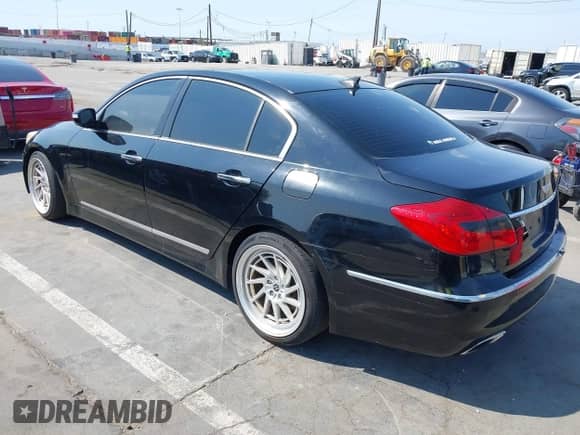 2012 Hyundai Genesis R-Spec z VIN KMHGC4DH3CU170889, wystawiony jako IAAI lot #43205071 z przebiegiem 110 758 mil mil oraz . Historia ofert i sprzedaży dostępna na DreamBid. Obrazek 3.