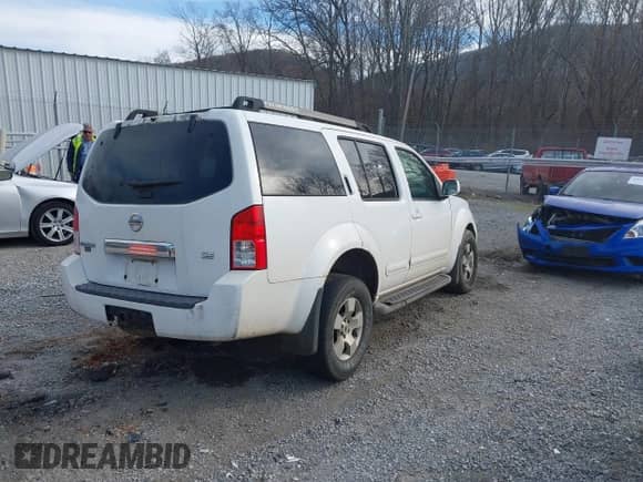 2005 Nissan Pathfinder SE with VIN 5N1AR18W25C767021, listed as a IAAI auction lot 40967180 with 215,836 mi miles and . Bid and sale history available at DreamBid. Image 4.