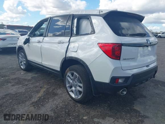 2025 Honda Passport EX-L с VIN 5FNYF8H52SB001266, выставлен на аукционе IAAI как лот 41655256 с пробегом 5 622 миль миль и . История ставок и продаж доступна на DreamBid. Изображение 3.