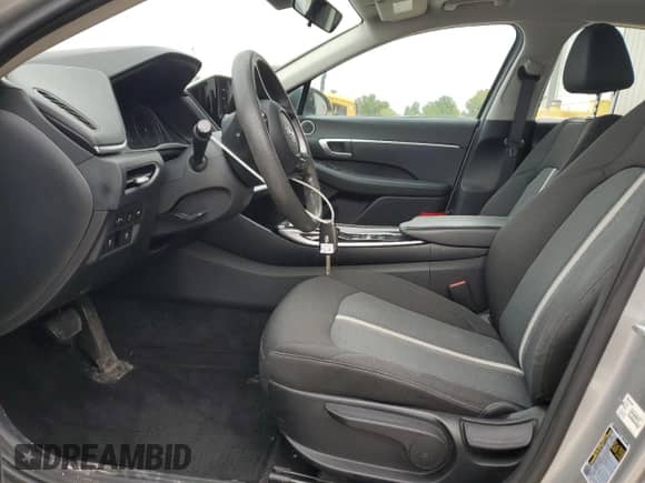 2020 Hyundai Sonata SE с VIN 5NPEG4JA1LH052650, выставлен на аукционе Copart как лот 85927815 с пробегом 107 165 миль миль и Списание • Salvage title. История ставок и продаж доступна на DreamBid. Изображение 7.