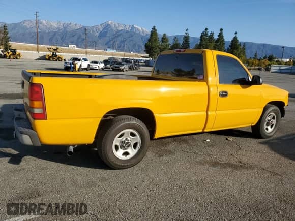 1999 GMC Sierra 1500 SL z VIN 1GTEC14V1XE519984, wystawiony jako Copart lot #49338825 z przebiegiem 304 929 mil mil oraz Szkoda całkowita • Salvage title. Historia ofert i sprzedaży dostępna na DreamBid. Obrazek 3.