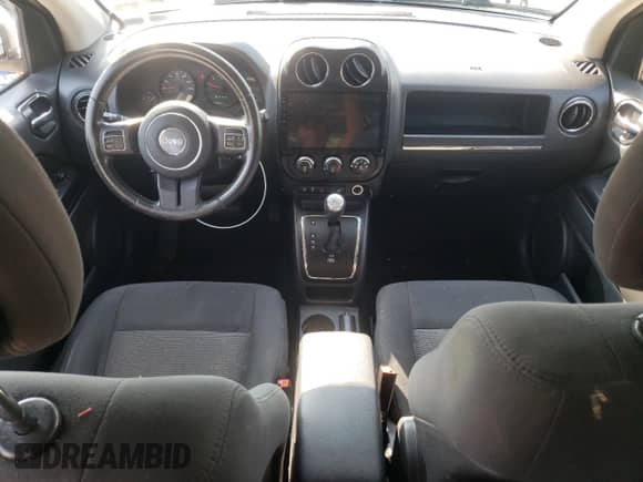 2011 Jeep Compass Latitude с VIN 1J4NF1FB2BD135425, выставлен на аукционе Copart как лот 63449735 с пробегом 85 497 миль миль и На запчасти • Non repairable. История ставок и продаж доступна на DreamBid. Изображение 8.