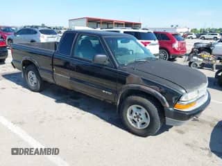 2002 Chevrolet S-10 LS с VIN 1GCDT19W128200802, выставлен на аукционе IAAI как лот 42368525 с пробегом Не указан миль и . История ставок и продаж доступна на DreamBid. Изображение 1.