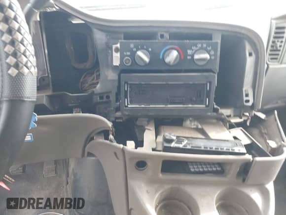 2003 Chevrolet Astro Cargo с VIN 1GCDM19X43B125281, выставлен на аукционе IAAI как лот 41670414 с пробегом 272 733 миль миль и . История ставок и продаж доступна на DreamBid. Изображение 15.
