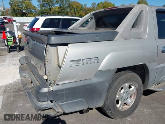 2004 Chevrolet Avalanche с VIN 3GNEC12T04G137281, выставлен на аукционе IAAI как лот 43446391 с пробегом 221 558 миль миль и . История ставок и продаж доступна на DreamBid. Изображение 4.