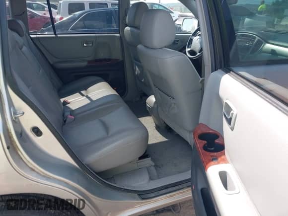 2005 Toyota Highlander с VIN JTEEP21A350126165, выставлен на аукционе IAAI как лот 42952263 с пробегом 241 511 миль миль и . История ставок и продаж доступна на DreamBid. Изображение 8.