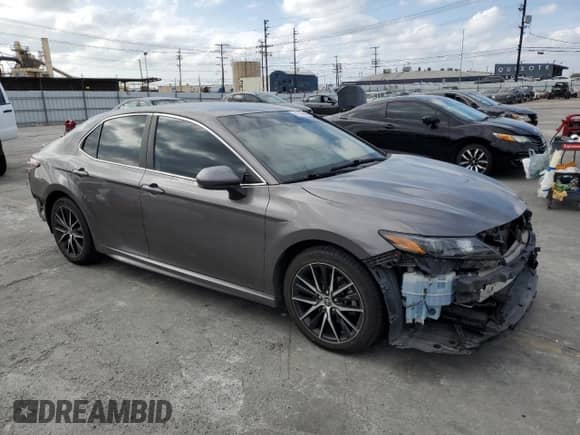 2021 Toyota Camry SE z VIN 4T1G11AK6MU520392, wystawiony jako Copart lot #81960635 z przebiegiem 90 924 mil mil oraz Szkoda całkowita • Salvage title. Historia ofert i sprzedaży dostępna na DreamBid. Obrazek 4.