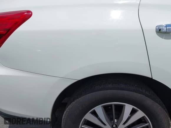 2017 Nissan Pathfinder S z VIN 5N1DR2MNXHC688880, wystawiony jako IAAI lot #42362783 z przebiegiem 149 514 mil mil oraz . Historia ofert i sprzedaży dostępna na DreamBid. Obrazek 6.