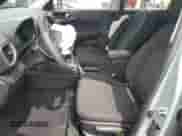 2025 Hyundai Venue SE с VIN KMHRB8A35SU362972, выставлен на аукционе Copart как лот 61131305 с пробегом 5 265 миль миль и Списание • Salvage title. История ставок и продаж доступна на DreamBid. Изображение 7.