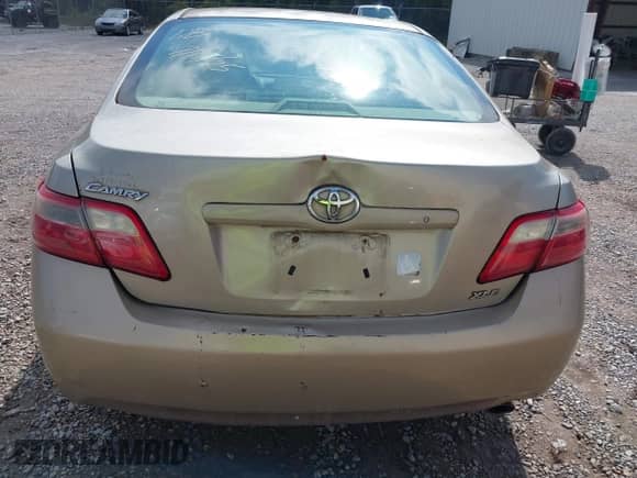 2008 Toyota Camry LE z VIN 4T1BE46KX8U254096, wystawiony jako IAAI lot #42920325 z przebiegiem 480 617 mil mil oraz . Historia ofert i sprzedaży dostępna na DreamBid. Obrazek 16.