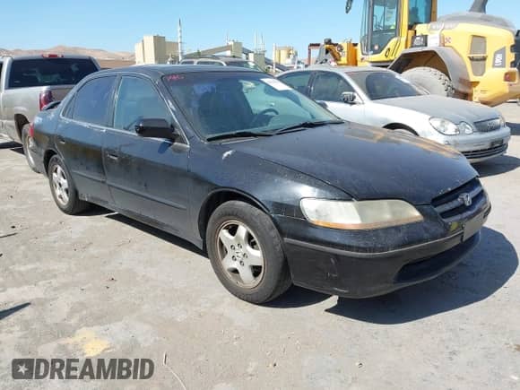1998 Honda Accord EX z VIN 1HGCG1653WA004792, wystawiony jako IAAI lot #42421993 z przebiegiem 329 759 mil mil oraz . Historia ofert i sprzedaży dostępna na DreamBid. Obrazek 1.