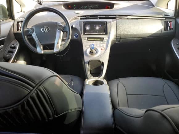 2015 Toyota Prius Four z VIN JTDKN3DU1F0409173, wystawiony jako Copart lot #51562655 z przebiegiem 323 956 mil mil oraz Szkoda całkowita • Salvage title. Historia ofert i sprzedaży dostępna na DreamBid. Obrazek 8.