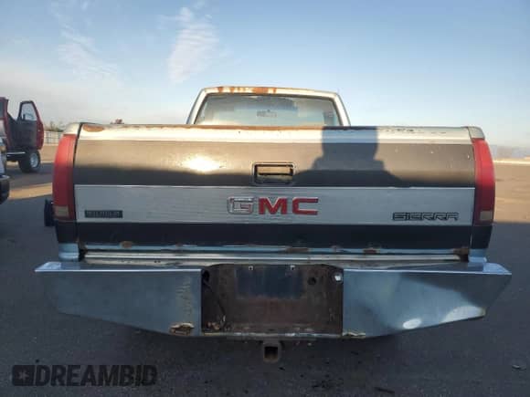 1991 GMC Sierra 1500 с VIN 1GTDK14K2ME501736, выставлен на аукционе Copart как лот 81644004 с пробегом Не указан миль и Чистый • Clean title. История ставок и продаж доступна на DreamBid. Изображение 6.