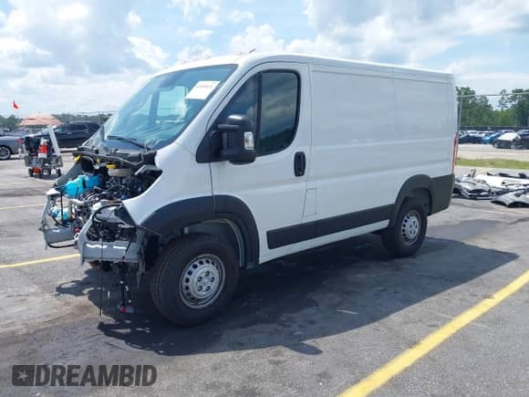 2025 Ram ProMaster Cargo with VIN 3C6LRVNG9SE530457, listed as a IAAI auction lot 42485831 with 5,000 mi miles and . Bid and sale history available at DreamBid. Image 2.