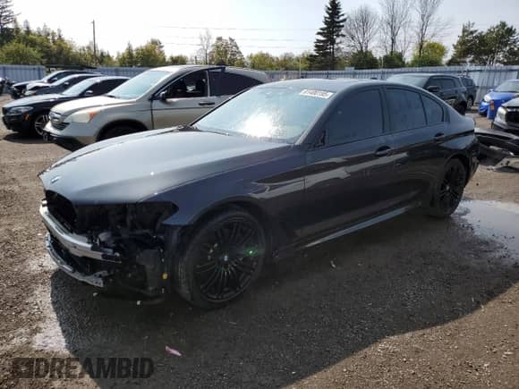 2019 BMW 5 Series 530i xDrive z VIN WBAJA7C50KG911907, wystawiony jako Copart lot #81400195 z przebiegiem 212 885 mil mil oraz Czysty tytuł • Clean title. Historia ofert i sprzedaży dostępna na DreamBid. Obrazek 1.
