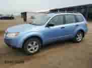 2011 Subaru Forester X z VIN JF2SHBBC4BG703679, wystawiony jako Copart lot #64521565 z przebiegiem 112 026 mil mil oraz Czysty tytuł • Clean title. Historia ofert i sprzedaży dostępna na DreamBid. Obrazek 1.