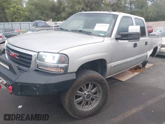 2005 GMC Sierra 1500 SLE with VIN 2GTEK13T351153480, listed as a IAAI auction lot 43074347 with 253,837 mi miles and . Bid and sale history available at DreamBid. Image 16.
