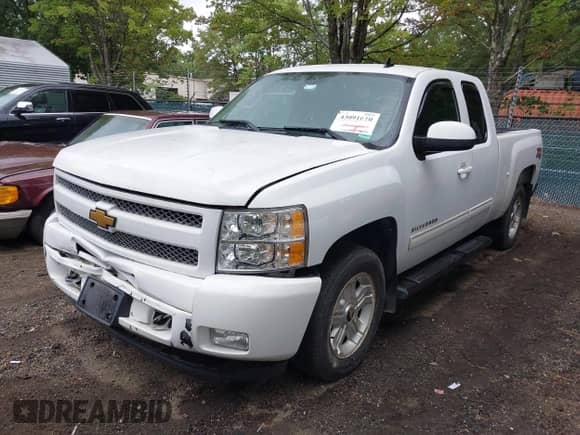 2011 Chevrolet Silverado 1500 LT with VIN 1GCRKSE3XBZ362836, listed as a IAAI auction lot 43091610 with 177,152 mi miles and . Bid and sale history available at DreamBid. Image 17.