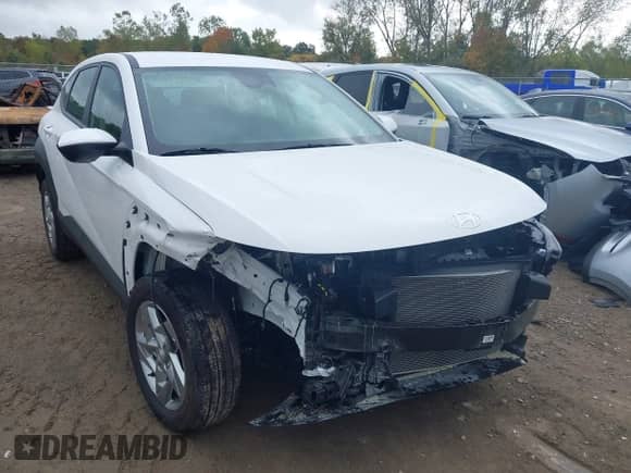 2025 Hyundai Kona SE with VIN KM8HACAB0SU301571, listed as a IAAI auction lot 43377717 with 5,761 mi miles and . Bid and sale history available at DreamBid. Image 6.