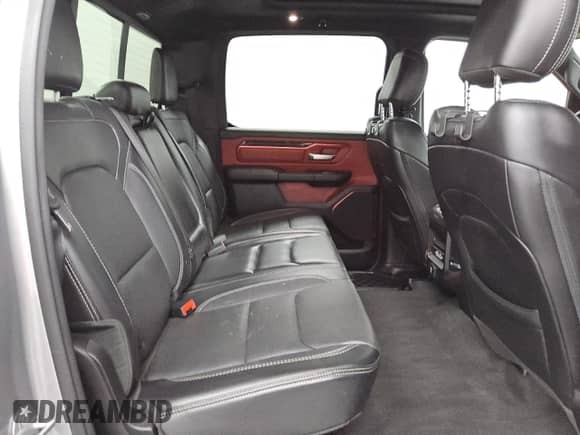 2020 Ram 1500 Rebel z VIN 1C6SRFLT7LN137992, wystawiony jako Copart lot #86550465 z przebiegiem 45 615 mil mil oraz Czysty tytuł • Clean title. Historia ofert i sprzedaży dostępna na DreamBid. Obrazek 10.