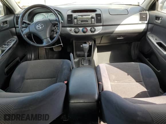 2002 Toyota Camry XLE with VIN 4T1BF32K62U520508, listed as a Copart auction lot 81731375 with 163,519 mi miles and Salvage title. Bid and sale history available at DreamBid. Image 8.