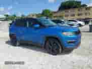 2021 Jeep Compass Latitude z VIN 3C4NJCBBXMT560071, wystawiony jako Copart lot #61250225 z przebiegiem 34 516 mil mil oraz Szkoda całkowita • Salvage title. Historia ofert i sprzedaży dostępna na DreamBid. Obrazek 4.