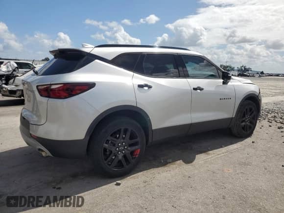 2020 Chevrolet Blazer LT z VIN 3GNKBCR43LS645000, wystawiony jako Copart lot #85716875 z przebiegiem 48 647 mil mil oraz Nie do naprawy • Non repairable. Historia ofert i sprzedaży dostępna na DreamBid. Obrazek 3.