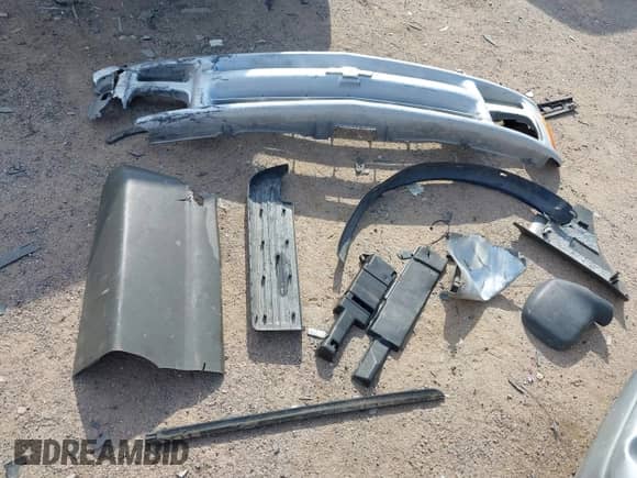 2002 Chevrolet Express with VIN 1GNFG15M221212913, listed as a IAAI auction lot 43523884 with 172,673 mi miles and . Bid and sale history available at DreamBid. Image 12.