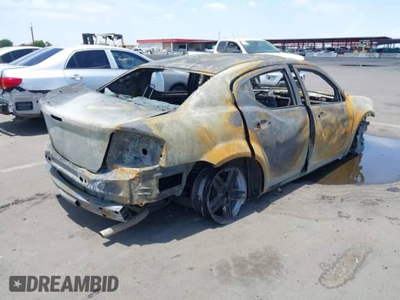 2008 Dodge Avenger SXT with VIN 1B3LC56J58N176897, listed as a IAAI auction lot 42644308 with Not provided miles and . Bid and sale history available at DreamBid. Image 4.