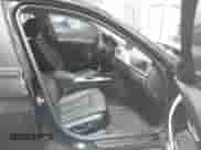 2013 BMW 3 Series 320i z VIN WBA3B1C53DK129149, wystawiony jako IAAI lot #42415125 z przebiegiem 129 114 mil mil oraz . Historia ofert i sprzedaży dostępna na DreamBid. Obrazek 5.