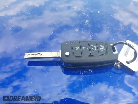 2025 Hyundai Elantra SE with VIN KMHLL4DG0SU937893, listed as a IAAI auction lot 43105533 with 17,351 mi miles and . Bid and sale history available at DreamBid. Image 11.