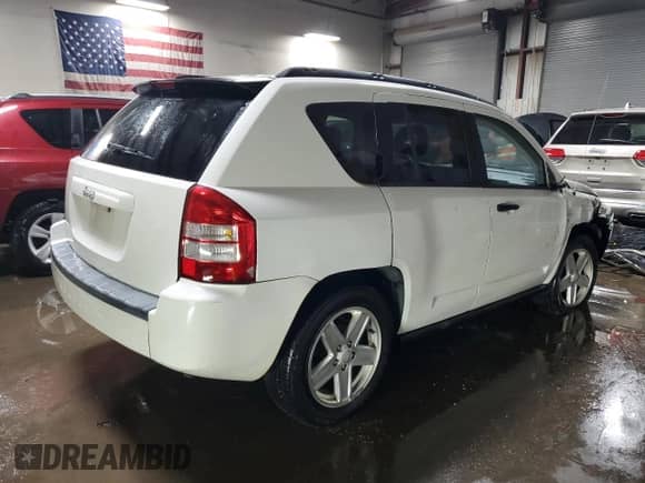 2007 Jeep Compass Sport with VIN 1J8FT47W87D414139, listed as a Copart auction lot 52924175 with 48,402 mi miles and Salvage title. Bid and sale history available at DreamBid. Image 3.